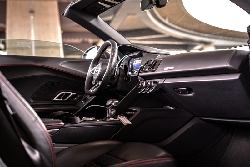 Cockpit des Audi R8 Spyder