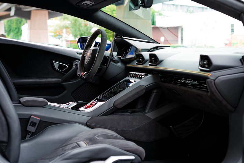 Cockpit des Lamborghini Huracán