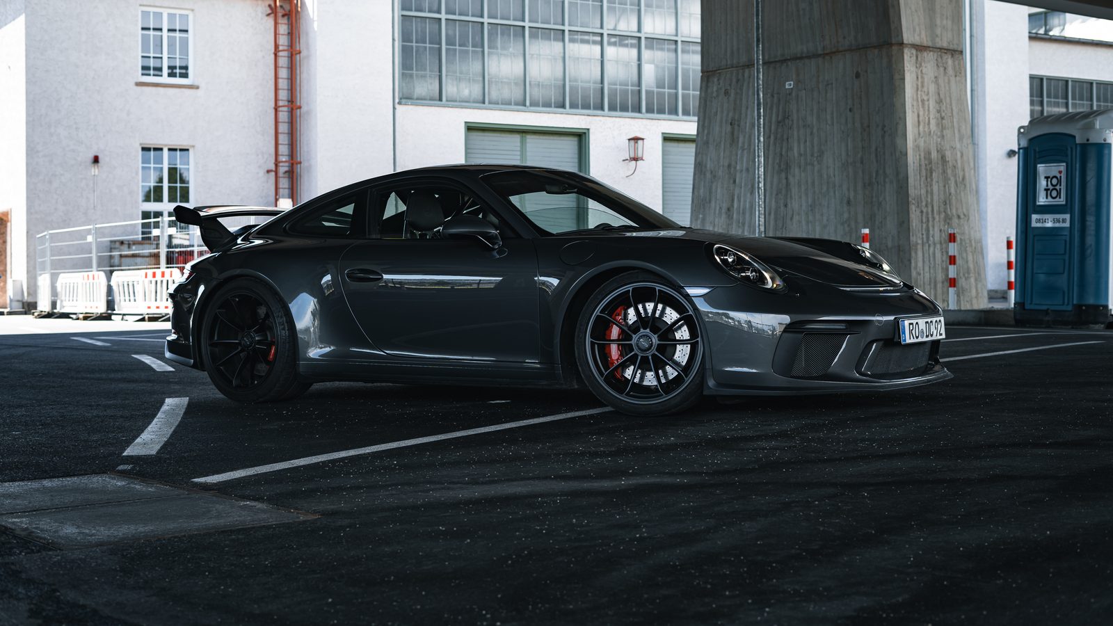 Porsche 911 GT3 aus der Flotte von Diamond Cars in der Seitenansicht